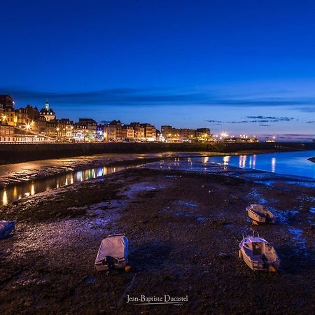 Idealement Situe "Le Studio" Les Locations Isahora Sont Aussi A 2 Pas Du Chateau D'Eu, Des Falaises Du Treport, De Mers Les Bains Et Aux Portes De La Baie De Somme Eu (Seine-Maritime) Exterior foto
