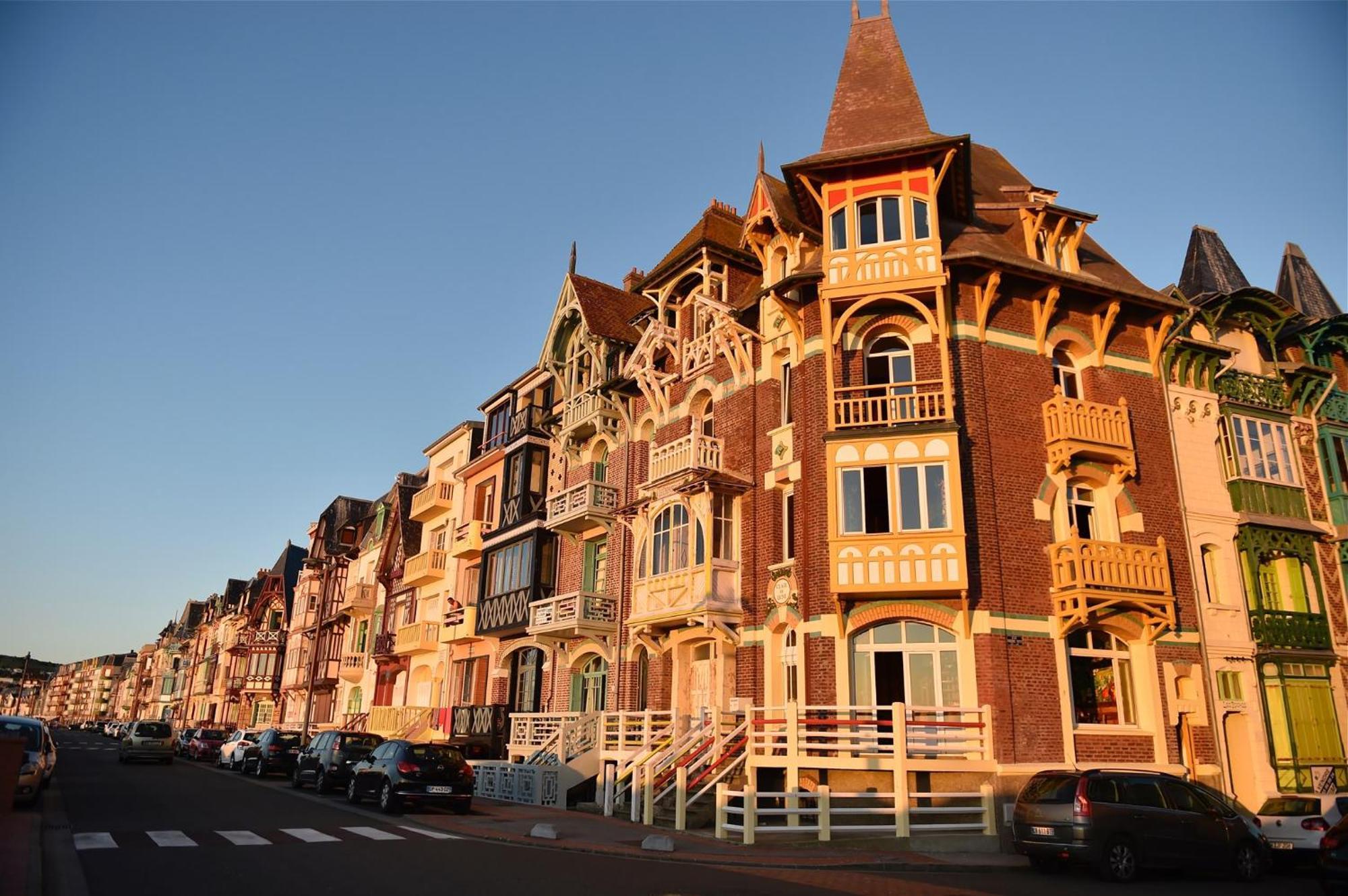 Idealement Situe "Le Studio" Les Locations Isahora Sont Aussi A 2 Pas Du Chateau D'Eu, Des Falaises Du Treport, De Mers Les Bains Et Aux Portes De La Baie De Somme Eu (Seine-Maritime) Exterior foto