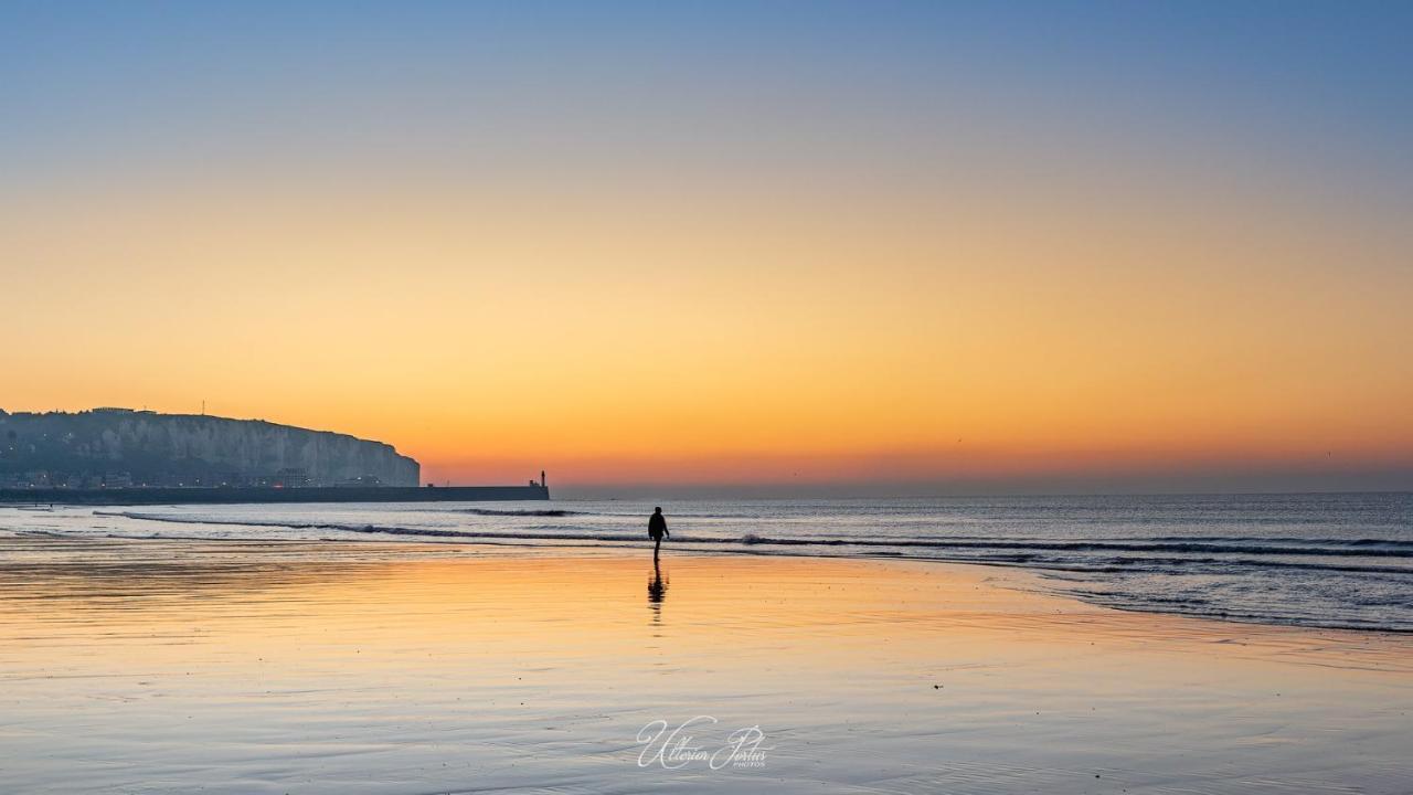 Idealement Situe "Le Studio" Les Locations Isahora Sont Aussi A 2 Pas Du Chateau D'Eu, Des Falaises Du Treport, De Mers Les Bains Et Aux Portes De La Baie De Somme Eu (Seine-Maritime) Exterior foto
