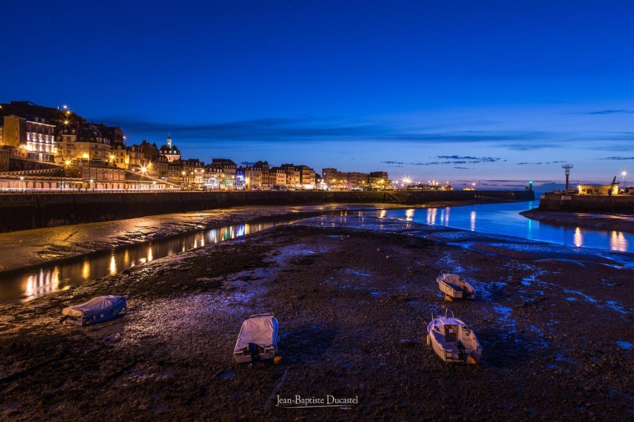 Idealement Situe "Le Studio" Les Locations Isahora Sont Aussi A 2 Pas Du Chateau D'Eu, Des Falaises Du Treport, De Mers Les Bains Et Aux Portes De La Baie De Somme Eu (Seine-Maritime) Exterior foto